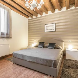 Apartment Ca' Del Monastero 6 Collection Chic For 4 Guests With Lift Italy